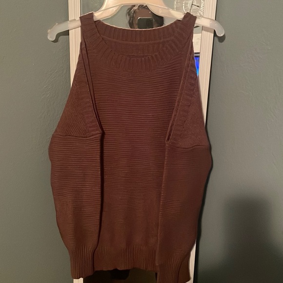 Dark mocha brown sweater size med with shoulder slits - Picture 1 of 4